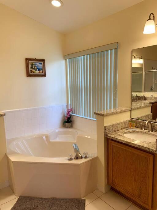 Minutes To Disney! Spacious Home W/ Private Pool, Themed Rooms! Orlando Zewnętrze zdjęcie